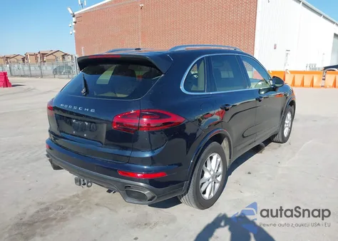 2016 Porsche Cayenne z USA, uszkodzony, nr VIN WP1AA2A27GLA08973